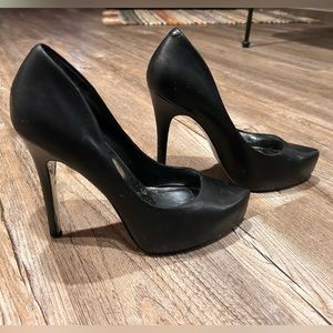 Jessica Simpson black heels